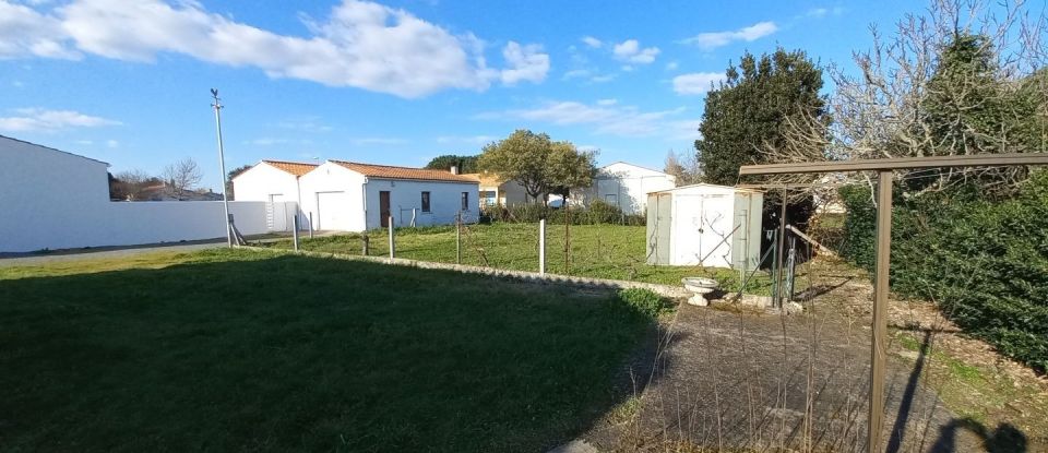 Terrain de 698 m² à Dolus-d'Oléron (17550)