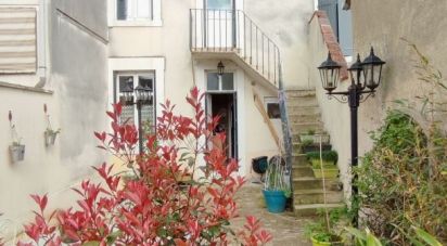 House 7 rooms of 143 m² in Châteauroux (36000)