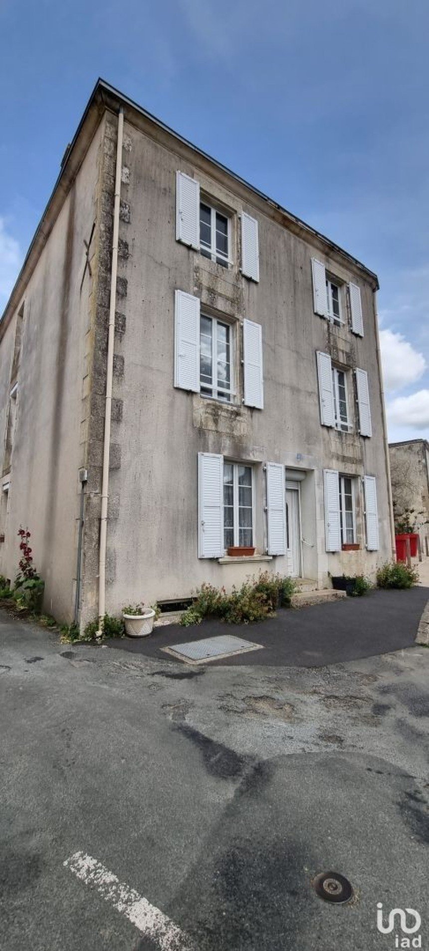 House 6 rooms of 138 m² in Moutiers-sur-le-Lay (85320)