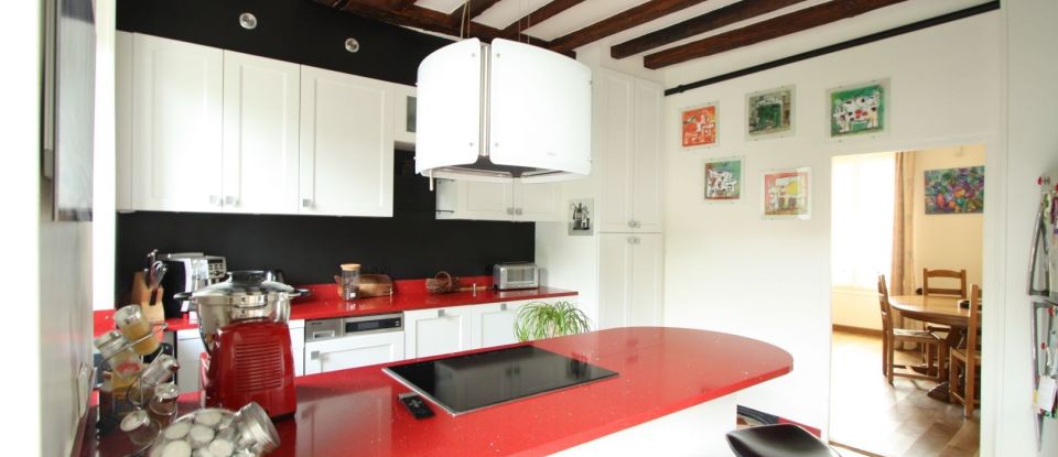 House 10 rooms of 225 m² in Villiers-Saint-Georges (77560)