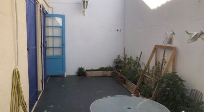 House 5 rooms of 140 m² in Port-la-Nouvelle (11210)