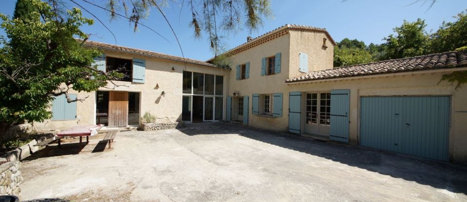 Maison 5 pièces de 288 m² à Vaison-la-Romaine (84110)