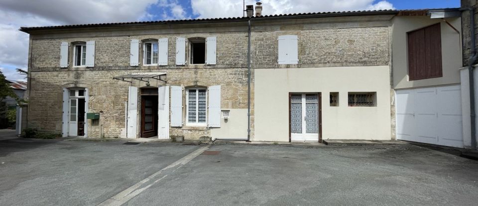 Vente Maison 109m² 5 Pièces à Brioux-sur-Boutonne (79170) - Iad France