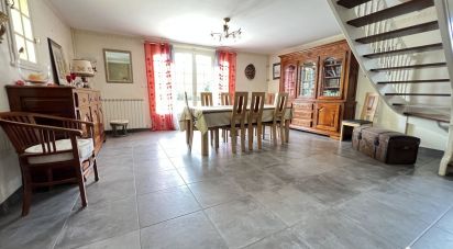 House 5 rooms of 177 m² in Artiguelouve (64230)