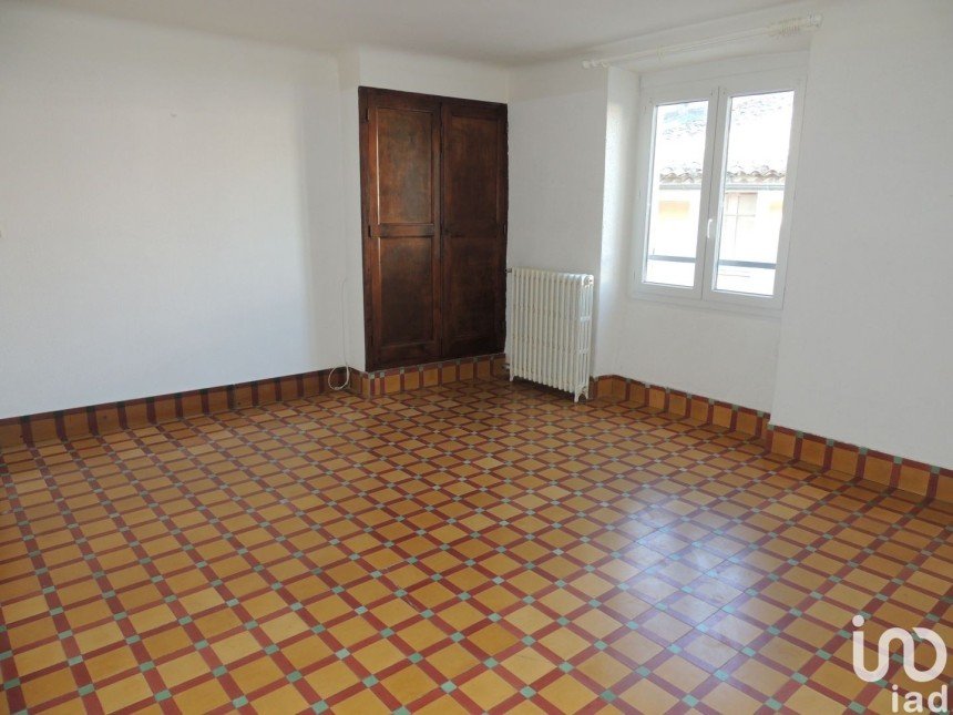 House 5 rooms of 112 m² in Saint-Christol (84390)