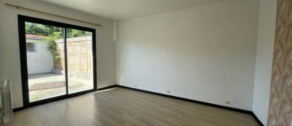 House 4 rooms of 77 m² in Landévant (56690)