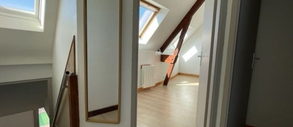 House 4 rooms of 77 m² in Landévant (56690)