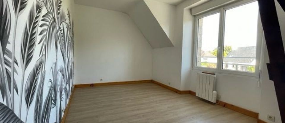 House 4 rooms of 77 m² in Landévant (56690)