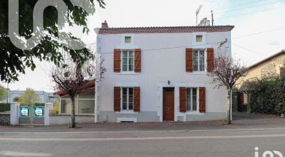 Maison 5 pièces de 104 m² à Rochechouart (87600)