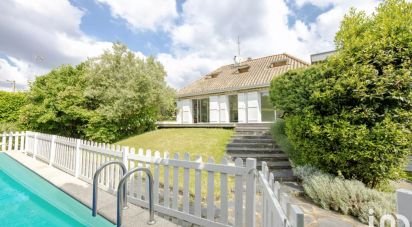 House 9 rooms of 213 m² in Basse-Goulaine (44115)