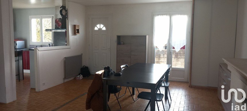 House 7 rooms of 112 m² in Fléac (16730)