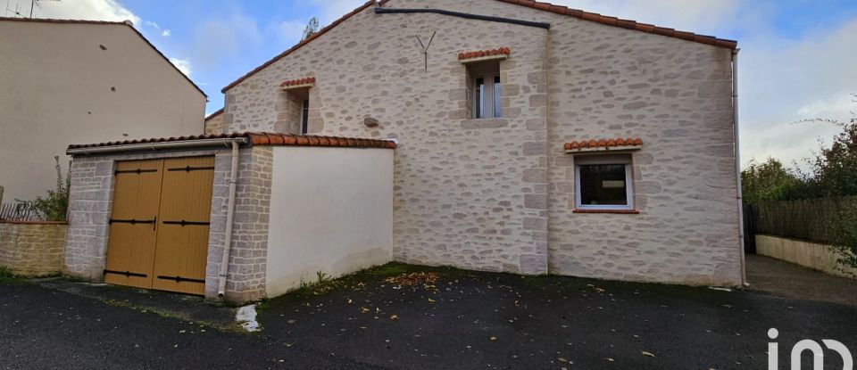 Vente Maison 160m² 6 Pièces à La Chaize-le-Vicomte (85310) - Iad France