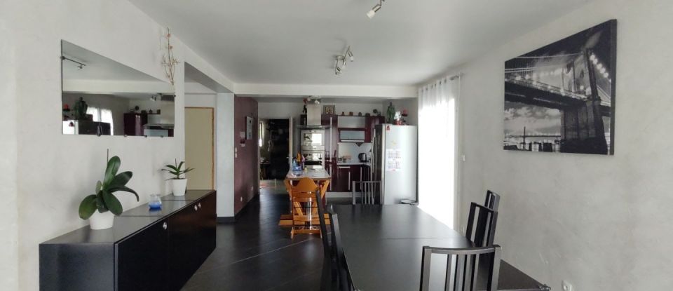 House 8 rooms of 170 m² in Barraux (38530)