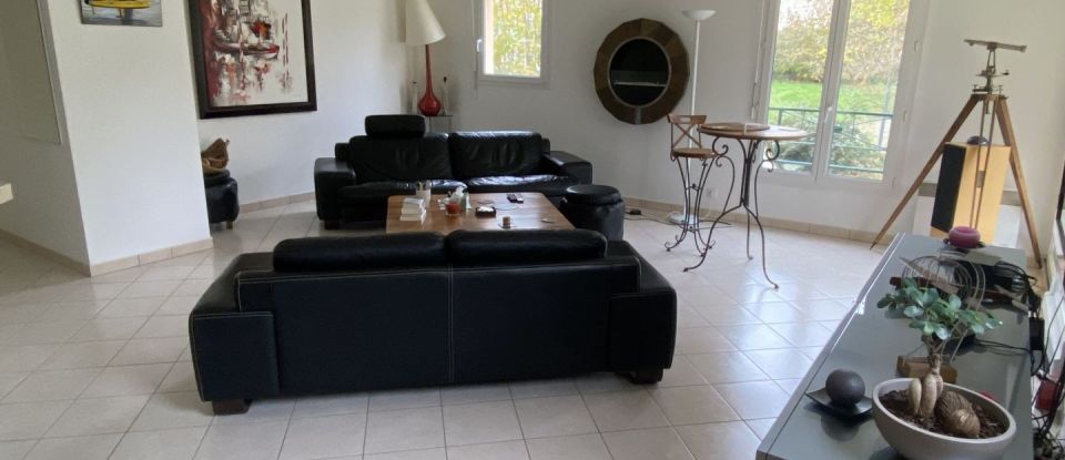 Vente Appartement 103m² 4 Pièces à Dammarie-les-Lys (77190) - Iad France