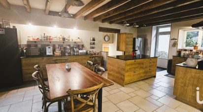 House 6 rooms of 200 m² in Saint-Denis-de-Jouhet (36230)