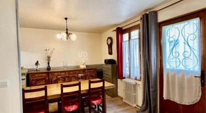 House 5 rooms of 81 m² in Vichy (03200)