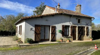 House 6 rooms of 104 m² in Lathus-Saint-Rémy (86390)