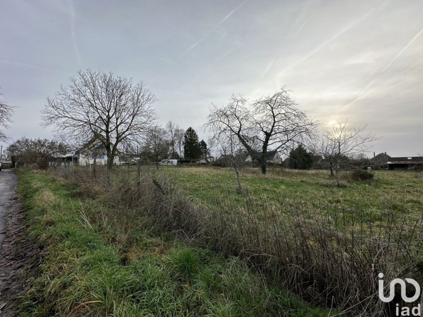 Land of 876 m² in Chamigny (77260)