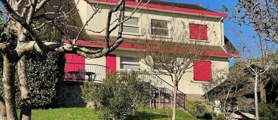 Maison 8 pièces de 180 m² à Orthez (64300)