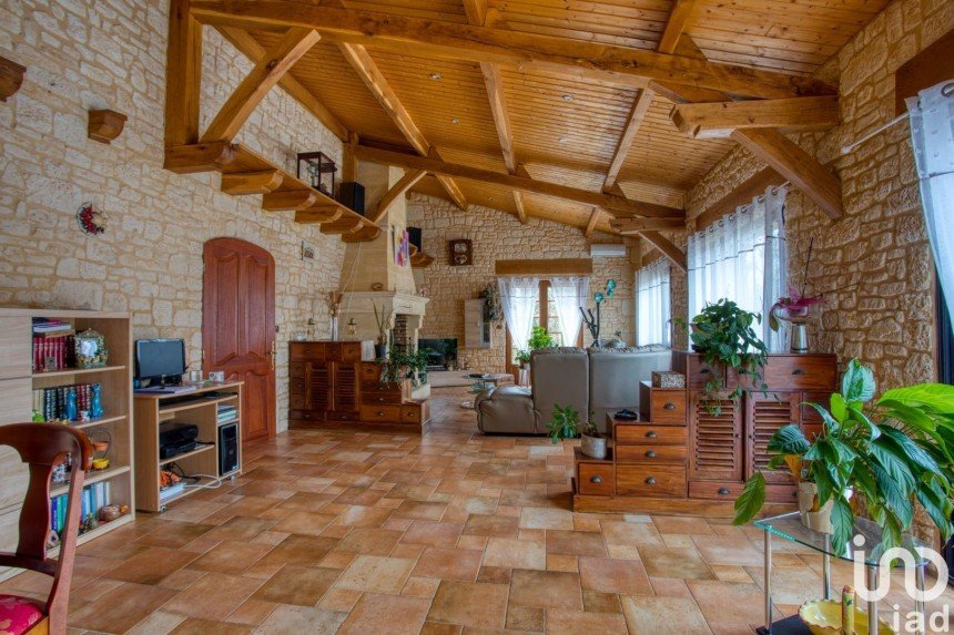 House 7 rooms of 303 m² in Sarlat-la-Canéda (24200)