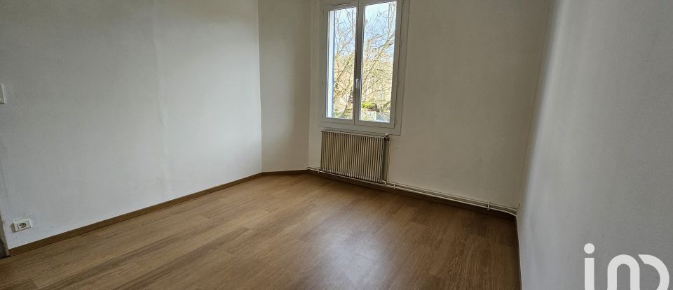 Appartement 3 pièces de 69 m² à Firmi (12300)
