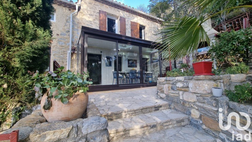 Maison de village 4 pièces de 120 m² à Villeneuve-les-Corbières (11360)