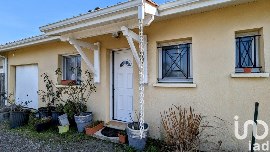 Traditional house 4 rooms of 84 m² in Le Teich (33470)