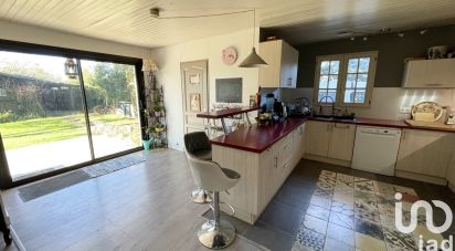 Country house 6 rooms of 147 m² in Jau-Dignac-et-Loirac (33590)