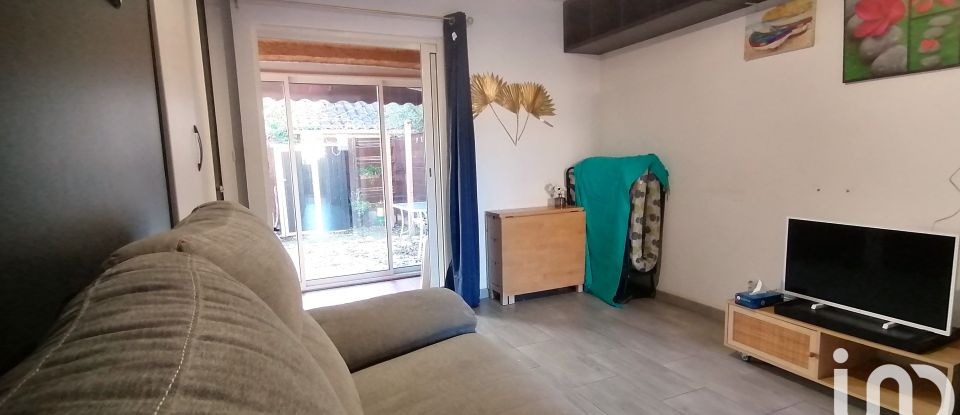 Apartment 1 room of 31 m² in La Londe-les-Maures (83250)