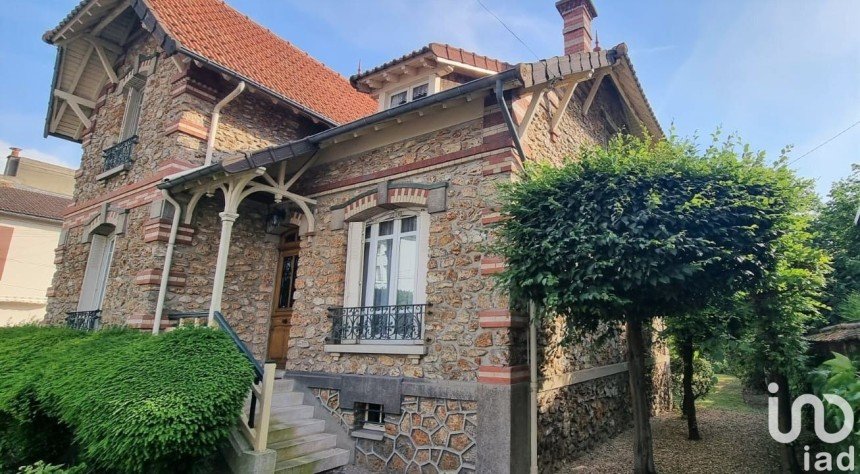 Maison 6 pièces de 150 m² à Corbeil-Essonnes (91100)