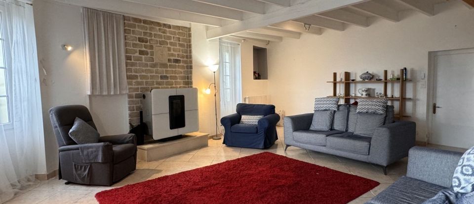 Maison 9 pièces de 250 m² à Saint-Cyr-des-Gâts (85410)