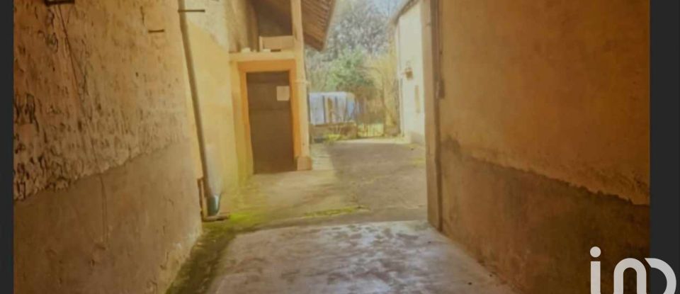 Village house 4 rooms of 97 m² in Saint-Gervais-les-Trois-Clochers (86230)