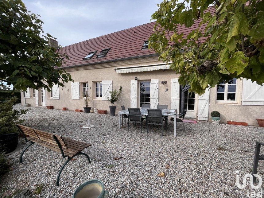 House 7 rooms of 220 m² in Bourbon-Lancy (71140)