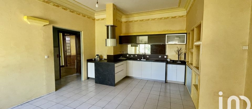 Town house 12 rooms of 326 m² in Loudéac (22600)