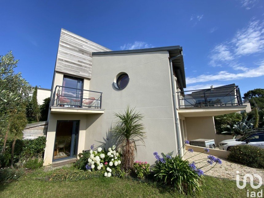 House 7 rooms of 187 m² in Pléneuf-Val-André (22370)