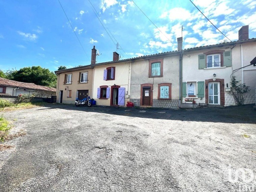 Maison 3 pièces de 75 m² à Peyrat-de-Bellac (87300)