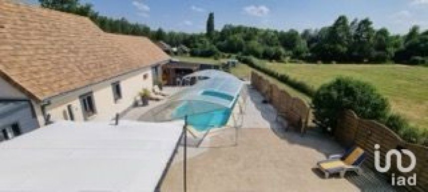 House 10 rooms of 220 m² in Torcé-en-Vallée (72110)