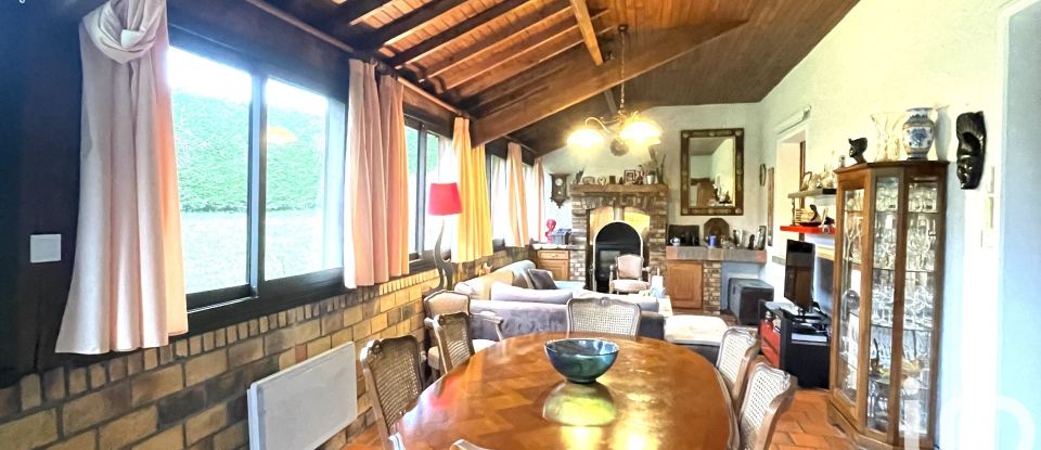 Traditional house 8 rooms of 165 m² in Saint-Arnoult (14800)