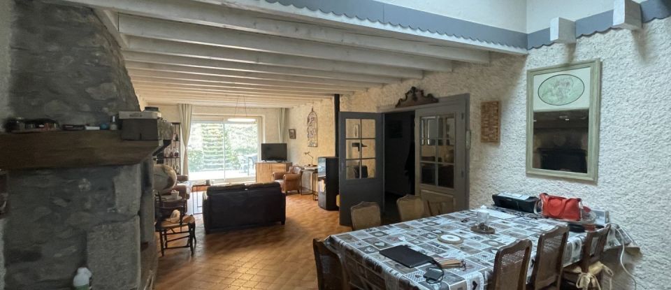 House 6 rooms of 131 m² in Cervières (42440)