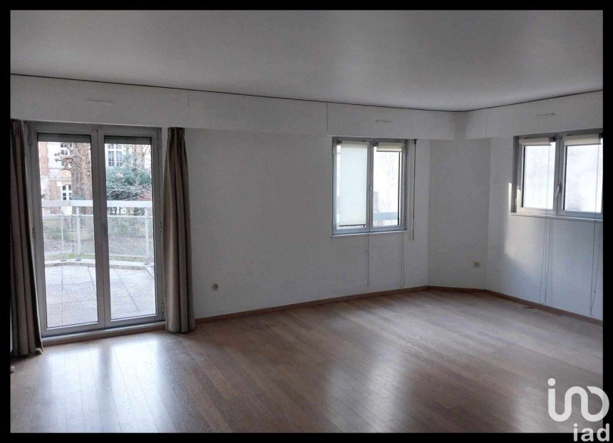 Appartement 2 pièces de 53 m² à Paris (75015)