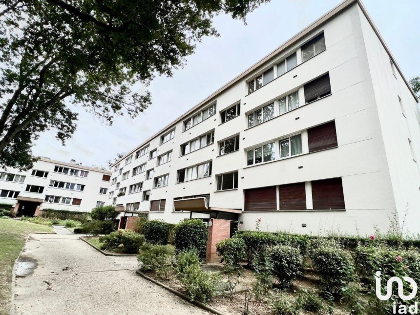 Apartment 4 rooms of 77 m² in Saint-Michel-sur-Orge (91240)