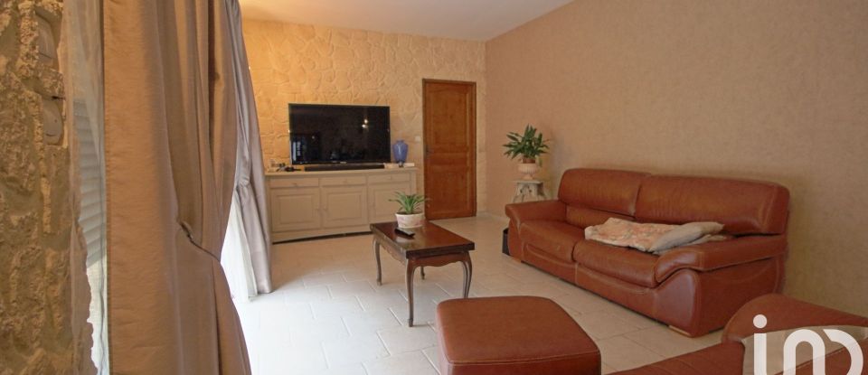 House 9 rooms of 260 m² in Prasville (28150)