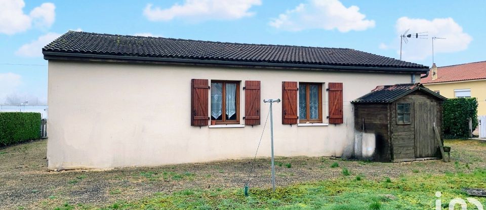 House 4 rooms of 71 m² in Sauzé-Vaussais (79190)