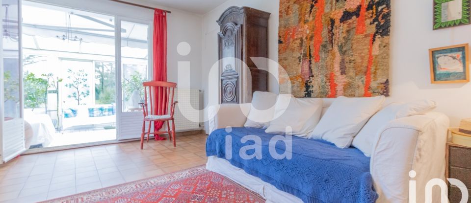 Maison traditionnelle 7 pièces de 171 m² à Charbonnières-les-Bains (69260)