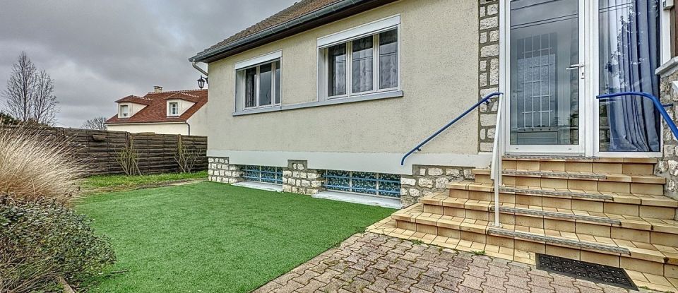 Maison 6 pièces de 115 m² à D'Huison-Longueville (91590)