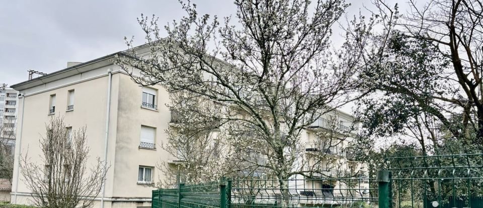 Appartement 2 pièces de 32 m² à Bordeaux (33300)