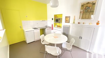 Immeuble de 242 m² à Évron (53600)