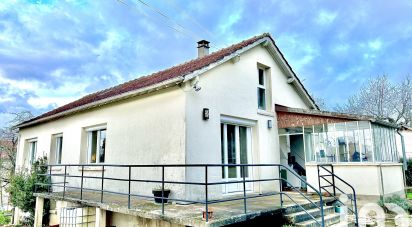 Pavillon 5 pièces de 139 m² à Villeneuve-sur-Yonne (89500)