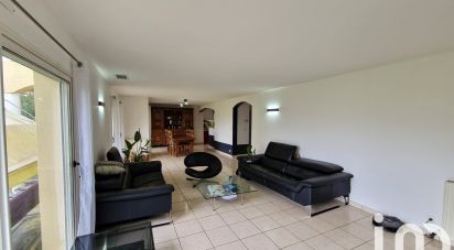 House 5 rooms of 146 m² in Idron (64320)