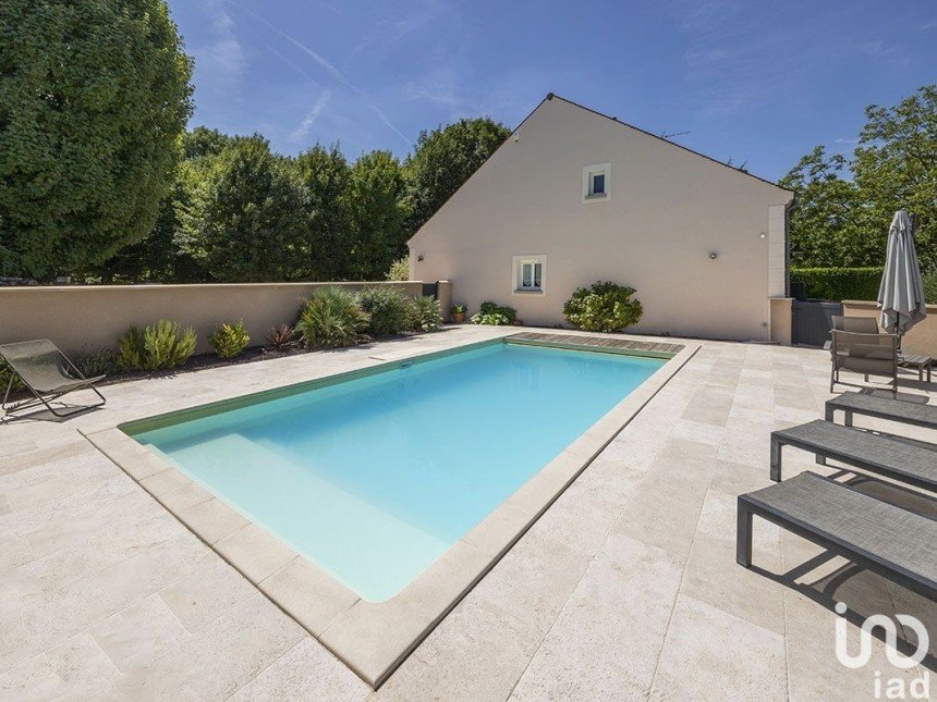 House 8 rooms of 222 m² in Soisy-sur-Seine (91450)